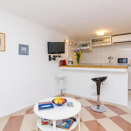 Simovic - One Bedroom With City View Appartement